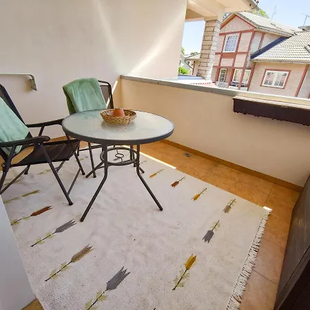 Maria Tolli Poik アパート