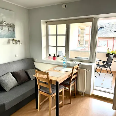 Maria Tolli Poik アパート