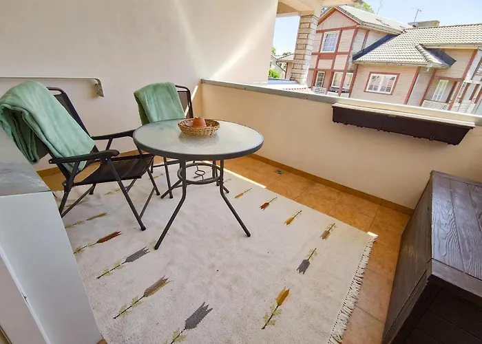 Maria Tolli Poik Apartamento